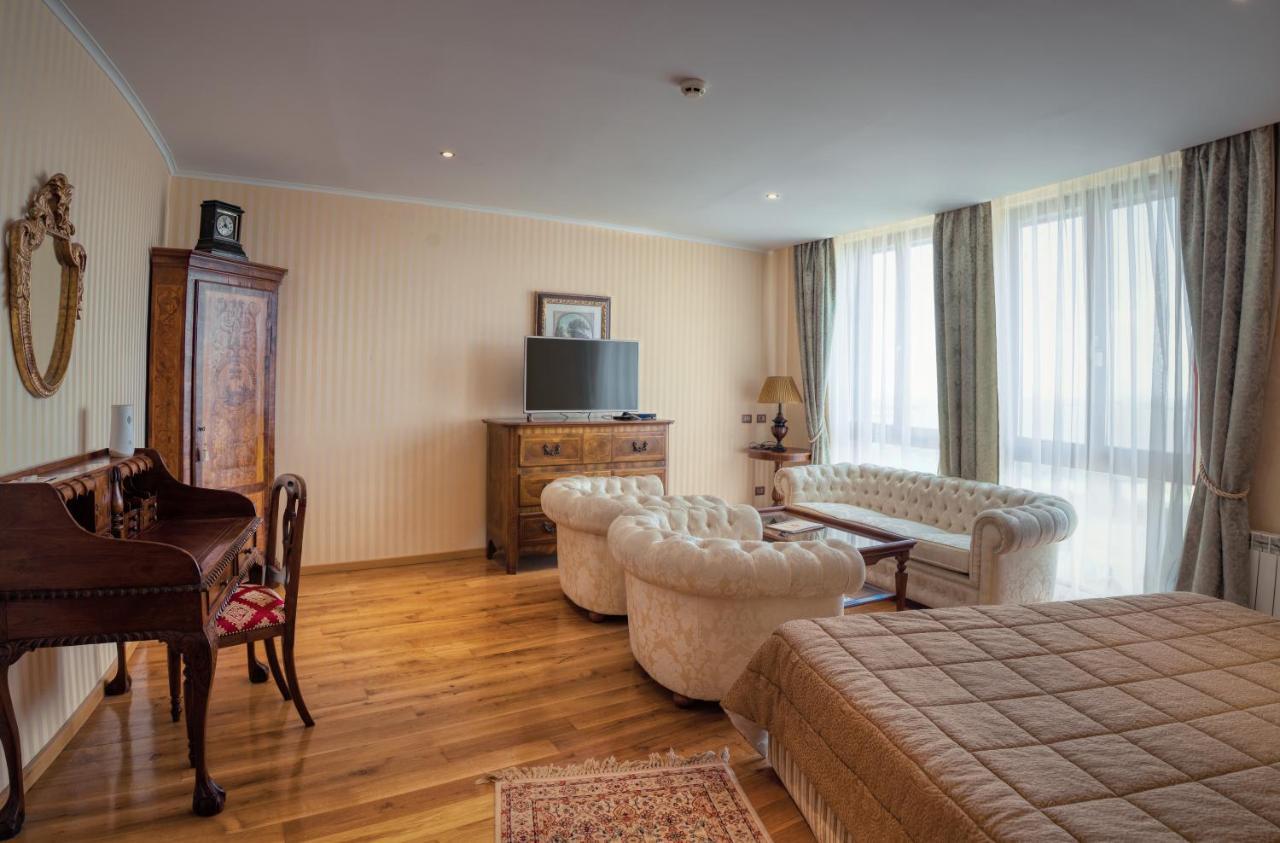 Hotel Soli Invicto Elenovo  Eksteriør bilde