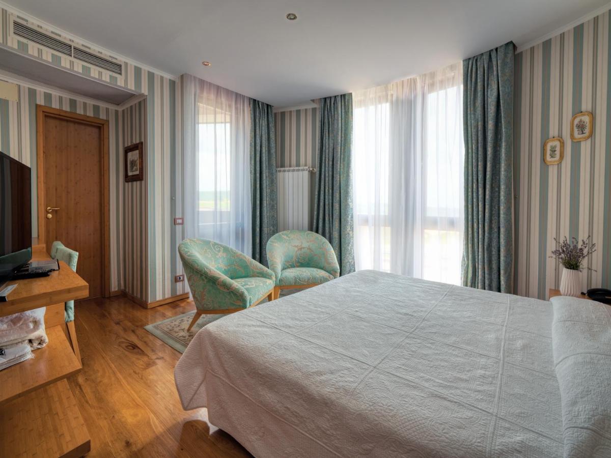Hotel Soli Invicto Elenovo  Eksteriør bilde